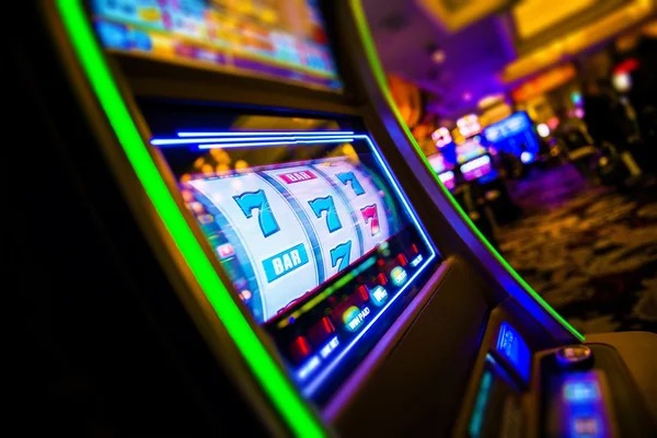 Round-based betting options interface